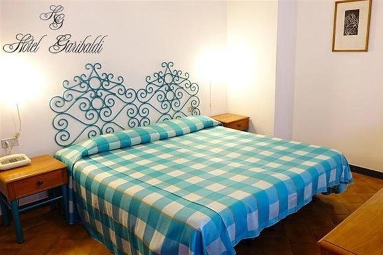 Hotel Garibaldi Finale Ligure Esterno foto