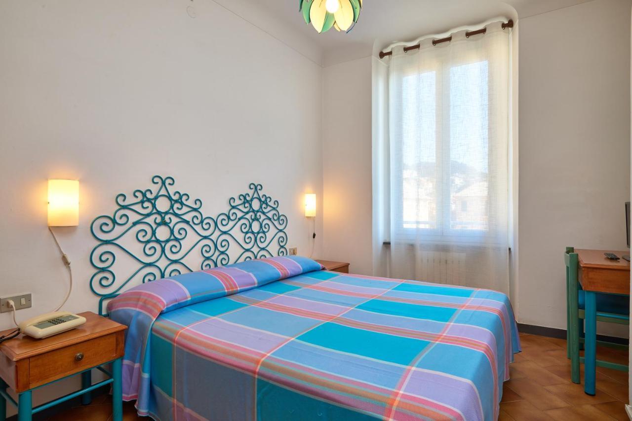 Hotel Garibaldi Finale Ligure Esterno foto